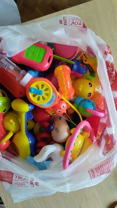 Пакет іграшок від 0 до 9 міс погремушкі, брязкальця,набір для купання