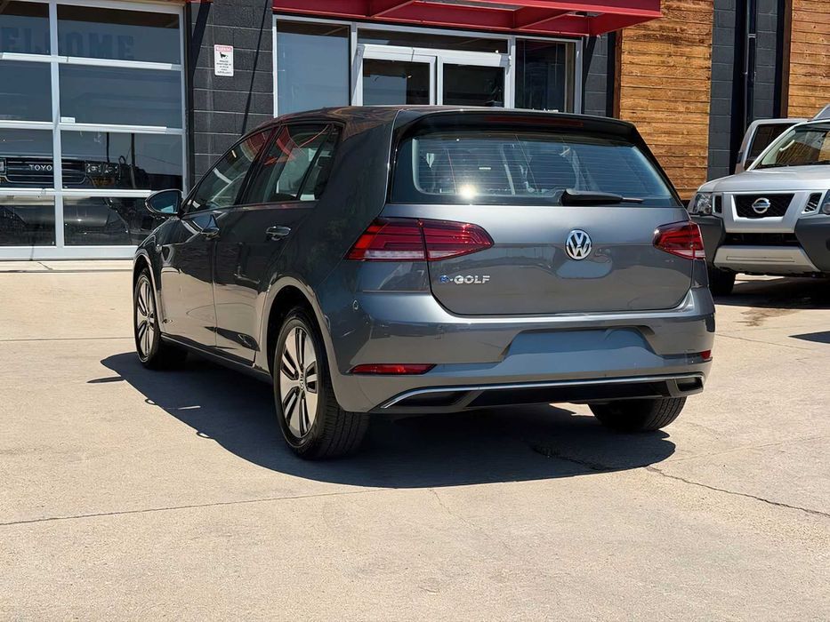 Volkswagen e-Golf SE      2019