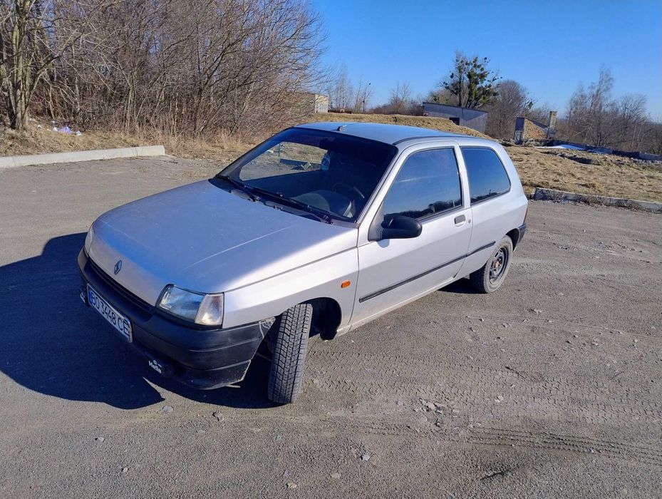 Продам автомобіль Renault Clio