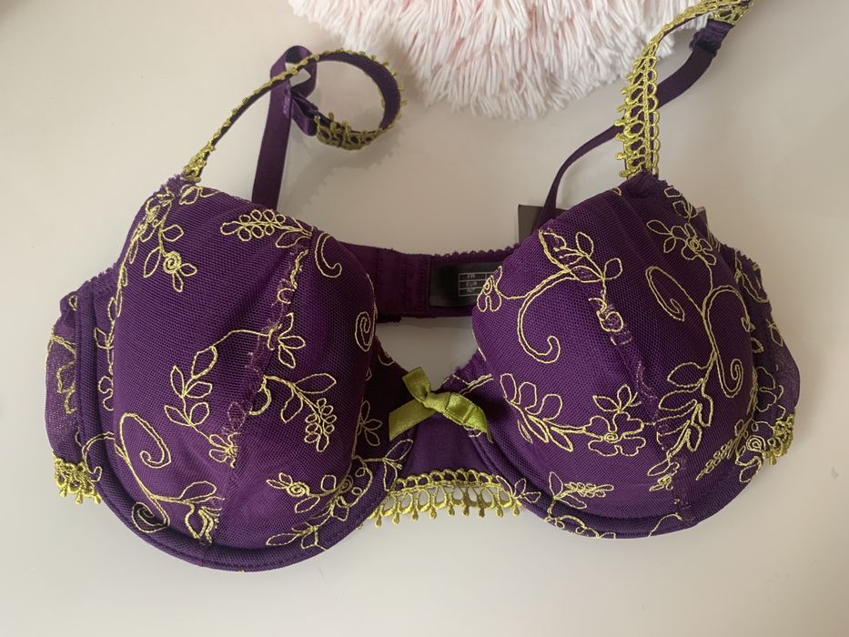 Conjunto novo q estrear com etiqueta tamanho 80C