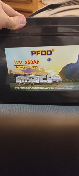 Bateria bateria recarregável 12v 250Ah e carregador 220v