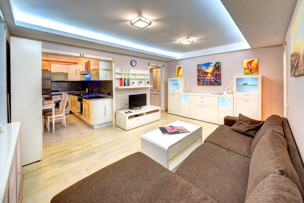 трикімнатну квартиру на бул.-6-555.biz.ua