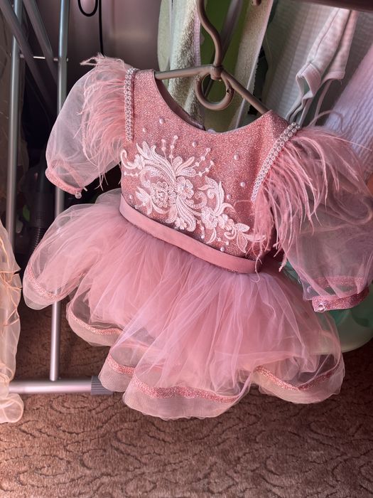 Продам сукню на рік