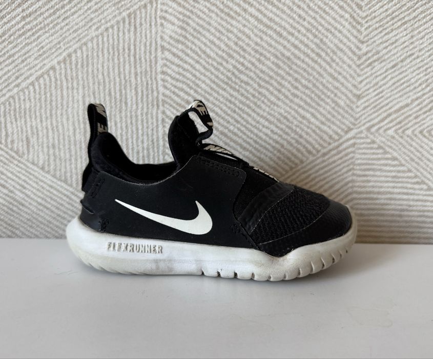 Дитячі кросівки Nike flexrunner розмір 24