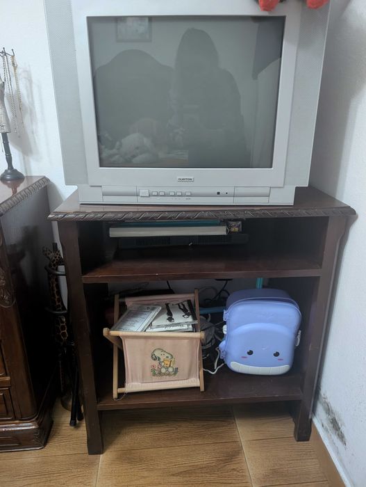 Vendo quarto completo + TV