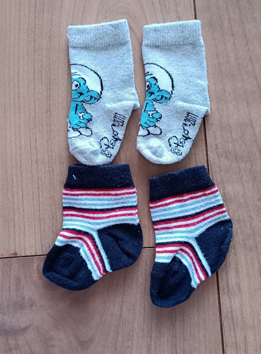 Pack bebé: 4 pares meias, 2 sapatos de lã e 1 Luvas