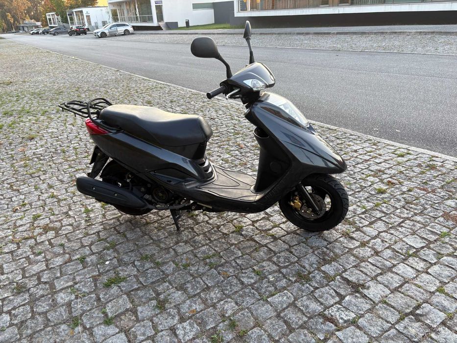Yamaha Vity 125 ( muito económica ) carta de carro