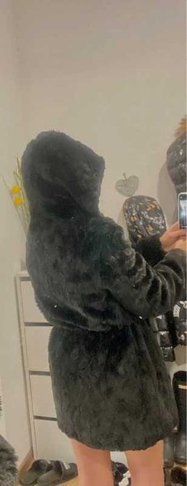 Czarne futerko ekologiczne Trussardi Jeans S