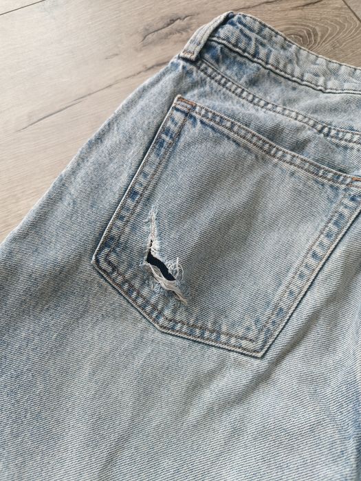 Jeansy boyfriend  dziurami  H&M r 36