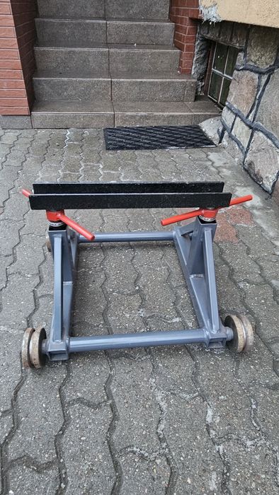 Wózki do rozpoławiania(rozjeżdżania)ciągników