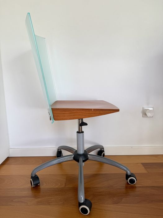 Cadeira escritório em Cerejeira