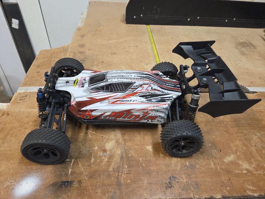 RC Carson Ninja 4×4. Skała 1:10