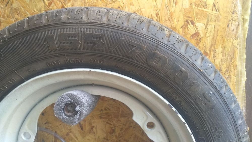 Зимова гума з дисками на таврію