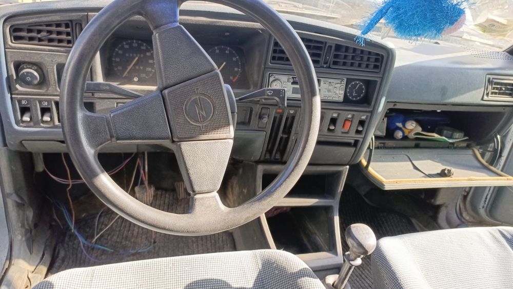 Продам підуставший автомобіль