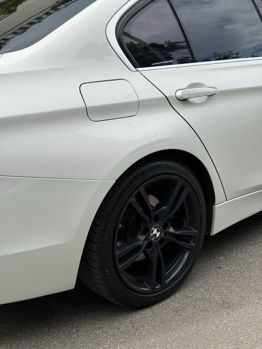 Продаю BMW 330e 2017р