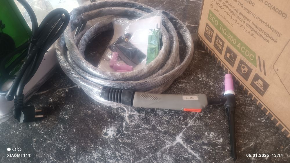 Аргонодуговий зварювальний апарат Edon Eco Pulsetig-200 AC/DC