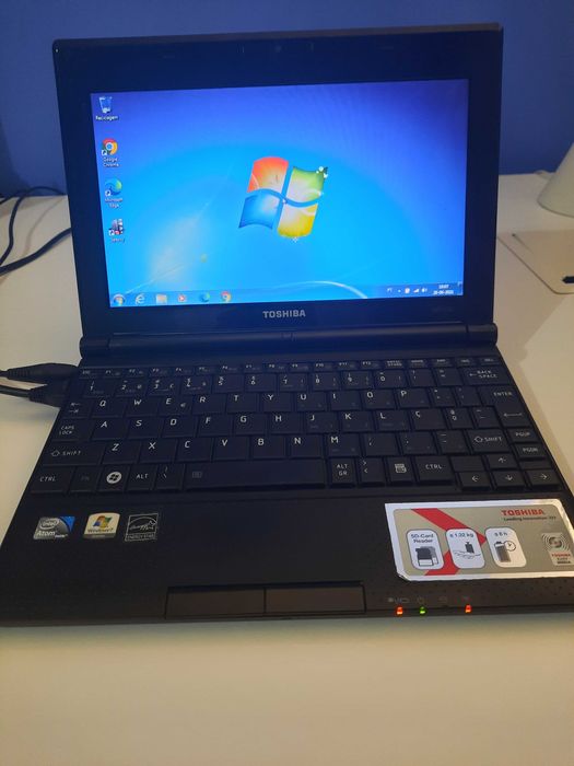 Portátil Toshiba NB500-12W