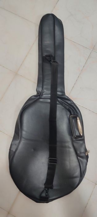 Guitarra eléctro acústica