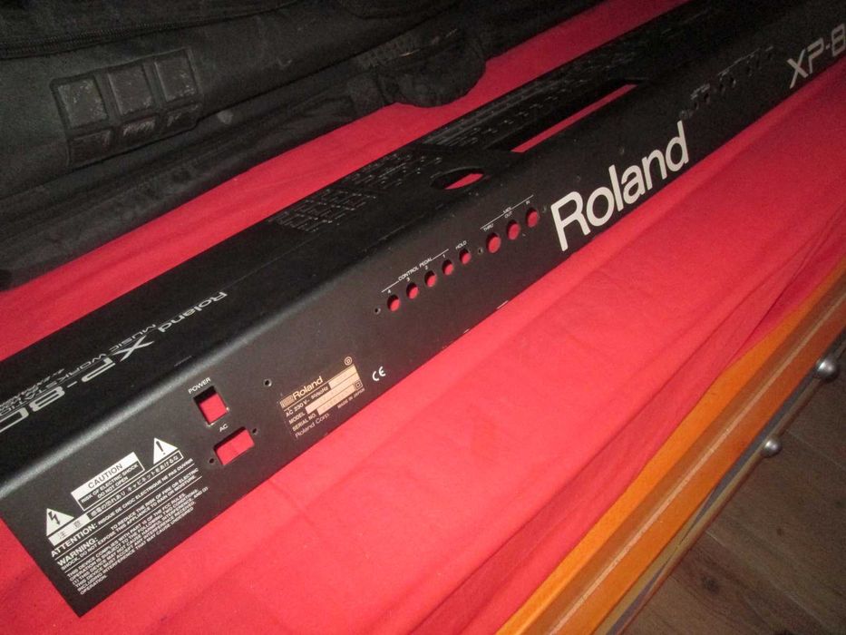 Exterior metálico de Roland XP80