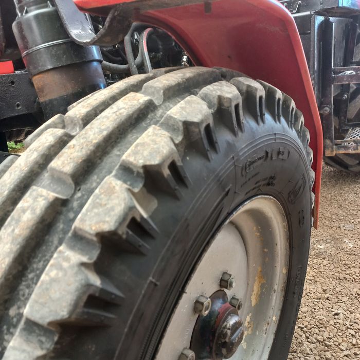 Zetor 7211 nowe opony