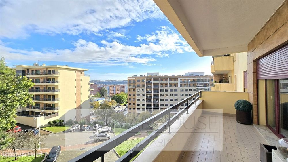 T3 Colinas Do Cruzeiro com 2 Garagens box