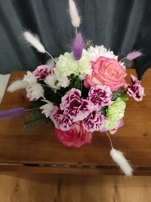 Букет из цветов свежих