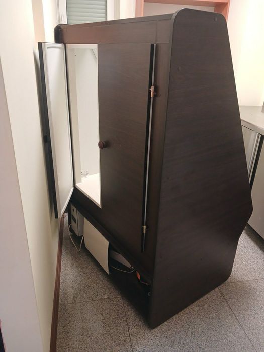 Витрина холодильник б/у как новая шкаф вітрина Умка