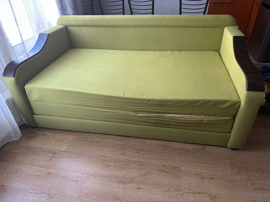 Продам диван терміново