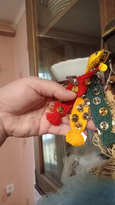 Значки піни різні