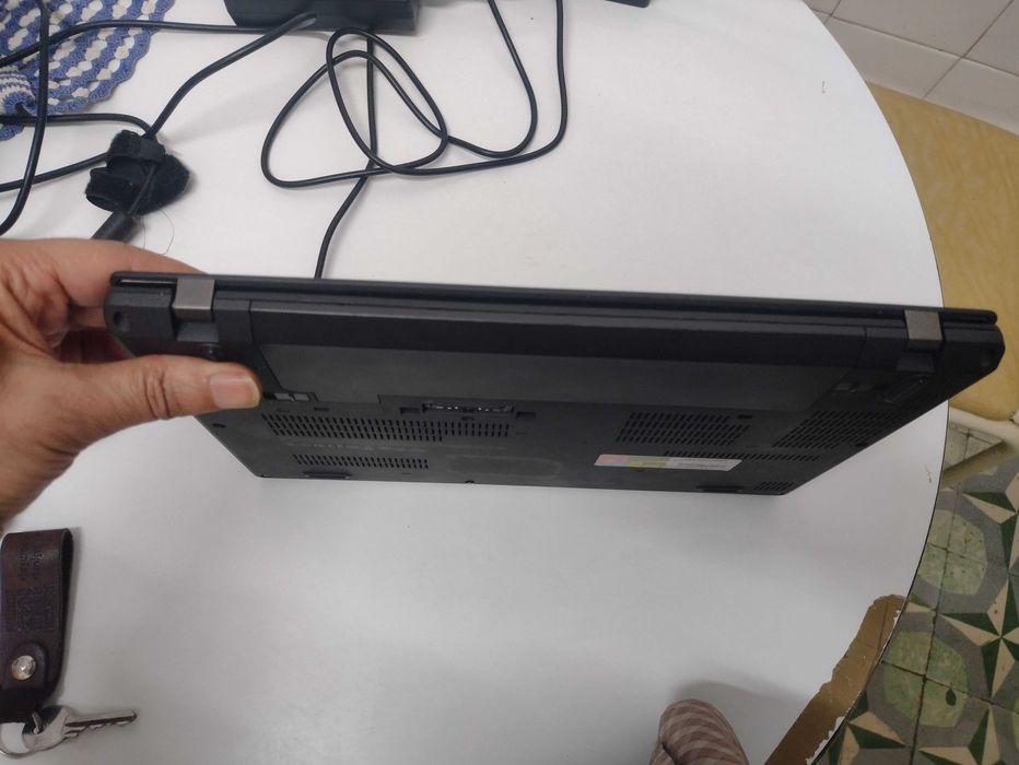 Lenovo ThinkPad X270 cpu i5 8gb memoria  ssd  256gb bateria 12horas