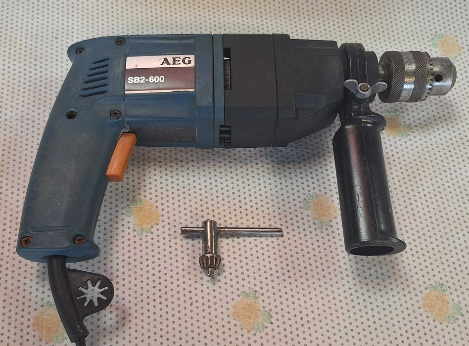 Berbequim Potente AEG