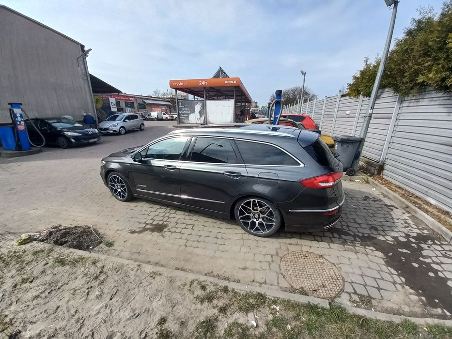 Mondeo Vignale Hybrid z instalacją LPG