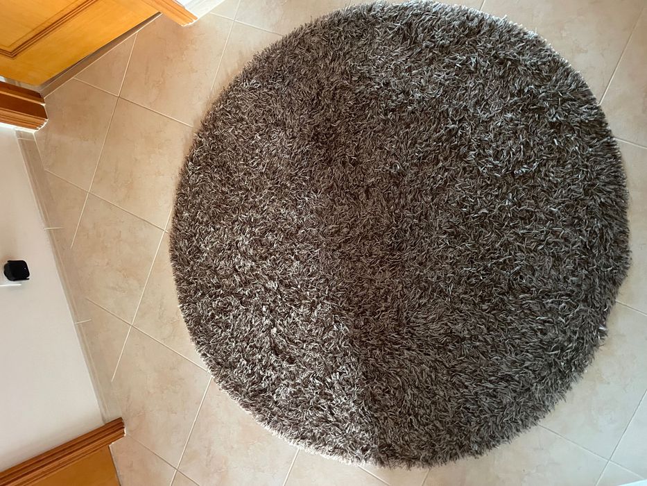 Tapete redondo castanho (Como Novo) 150c diâmetro