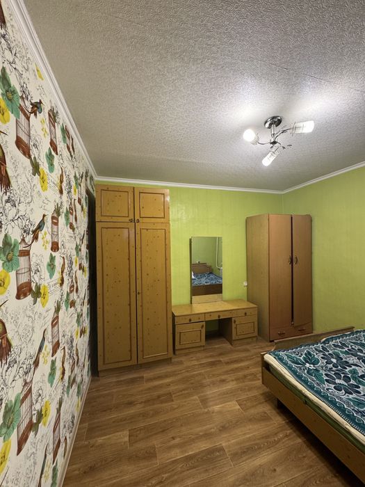 Здається 2 кімнатна на Князів Острозьких.
