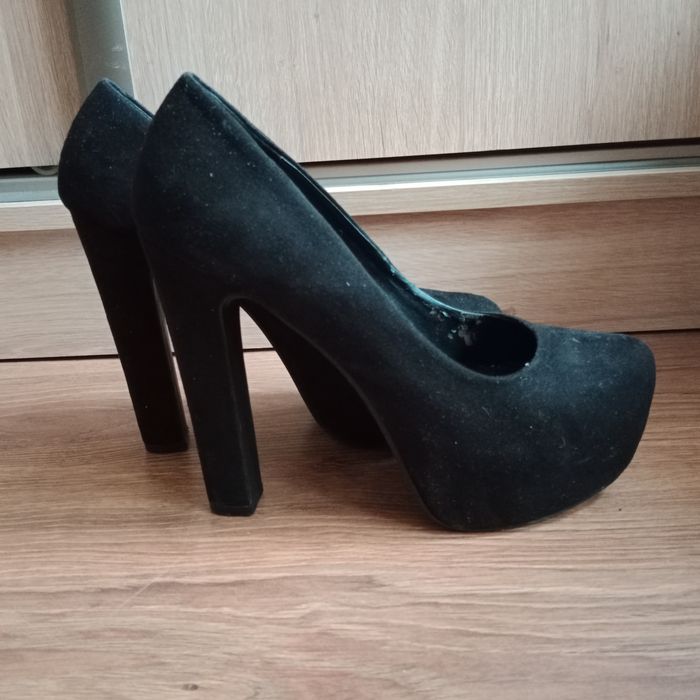 Buty na obcasie rozm 40