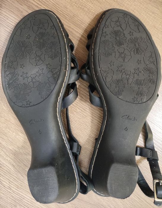 Босоножки Clarks р.39 (6) стелька 25,5см натуральная кожа