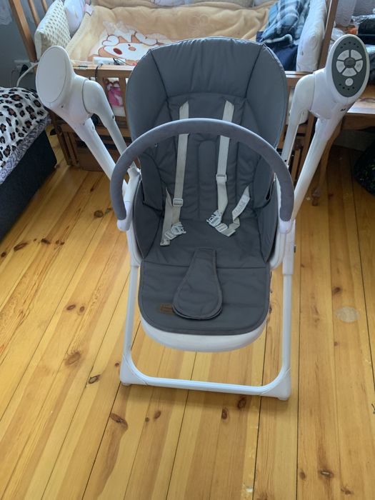 Стілець для годування та заколісування
