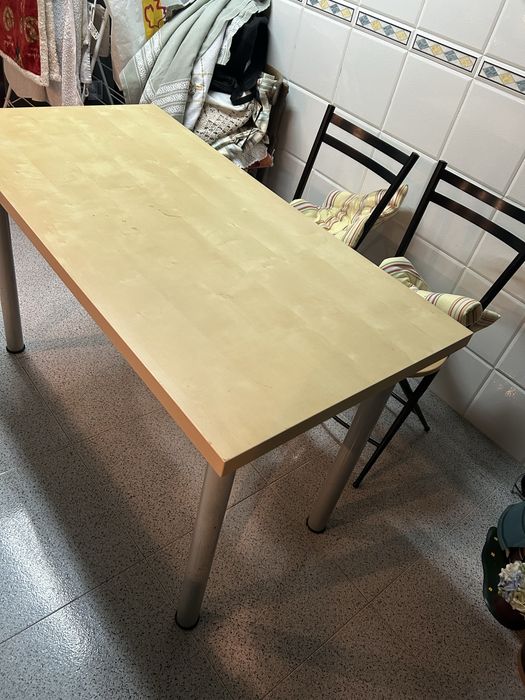 Mesa mais 2 cadeiras