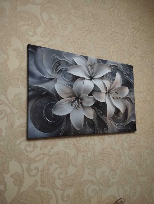 картина холст в рамке.