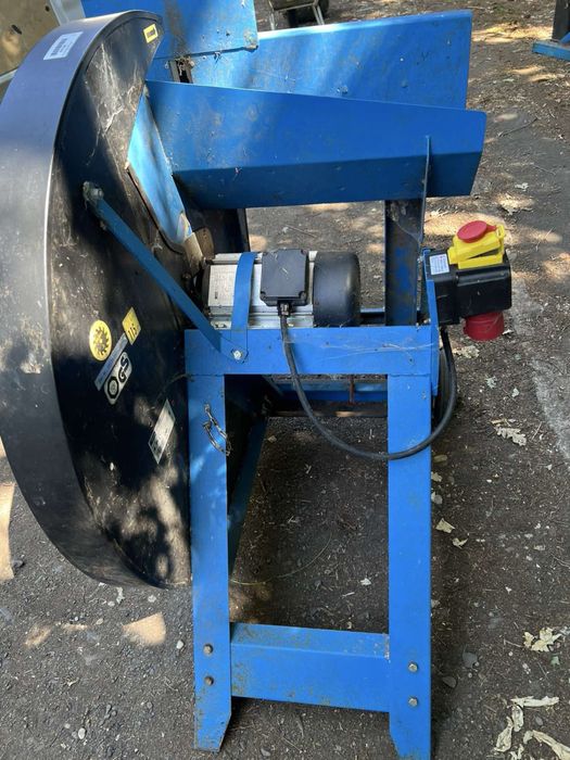 станціі для прибирання , обігрівач, дроворіз