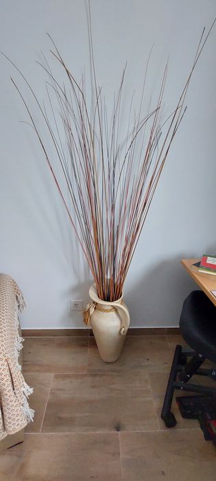 Jarra em cerâmica decorativa
25 anos
Decoração incluída

Pequena quebr