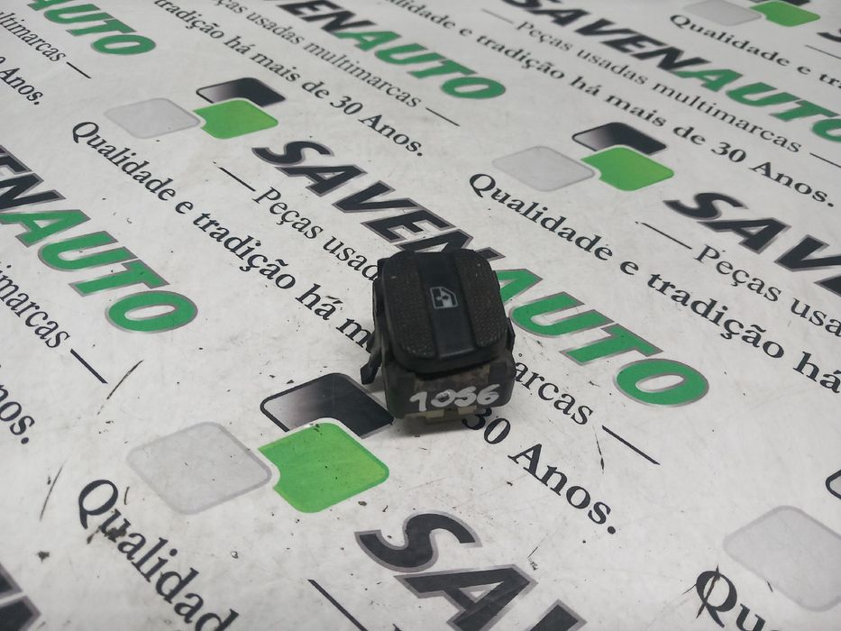 Comando / botão / interruptor vidros trás esquerdo VOLKSWAGEN Passat V