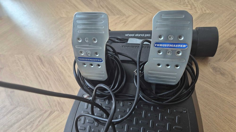 Tthrustmaster T300 rs