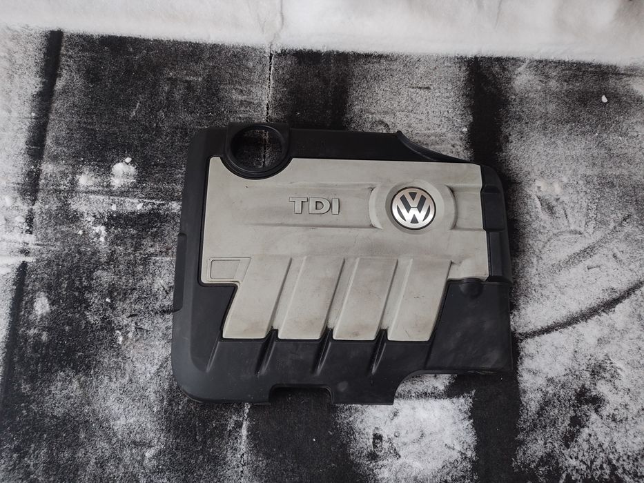 Декоративна кришка двигуна 2.0 TDI  CBA CBD CBB VW Passat B6 B7 Skoda