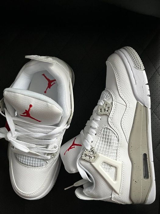 Air Jordan 4 Retro