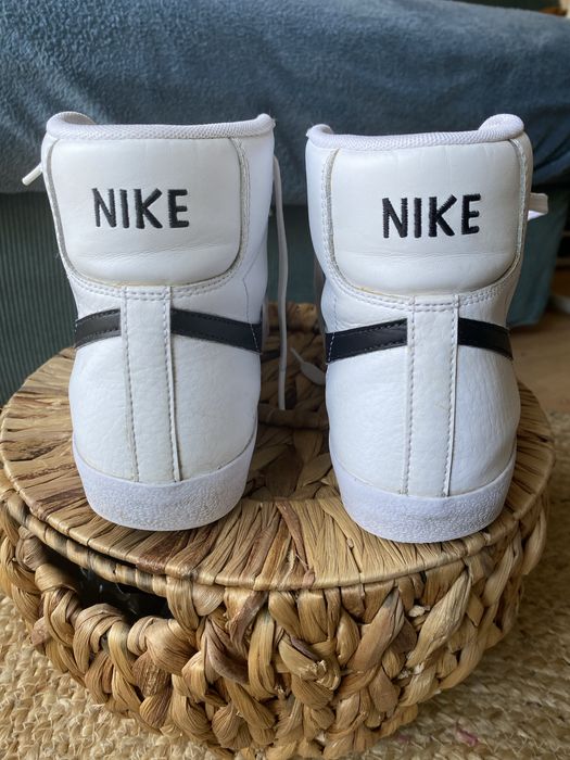 Ténis brancos da Nike