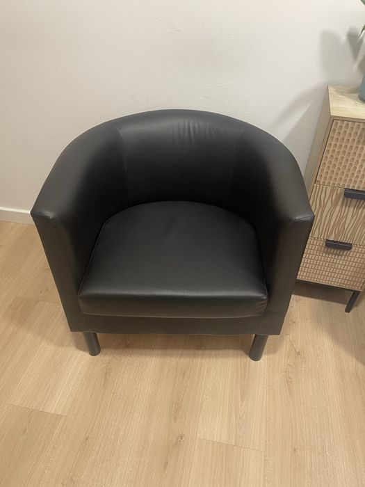 Poltrona preta ikea