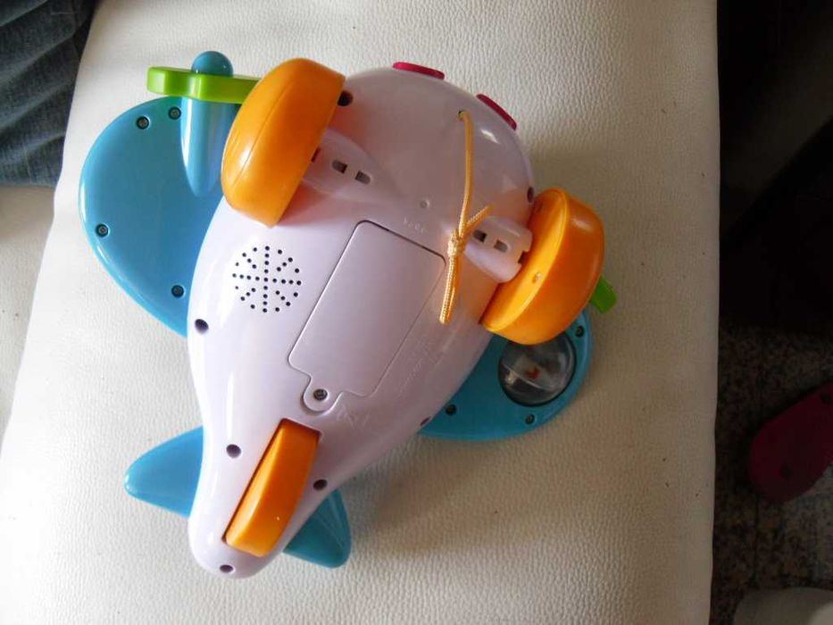 Avião canta e viaja Chicco