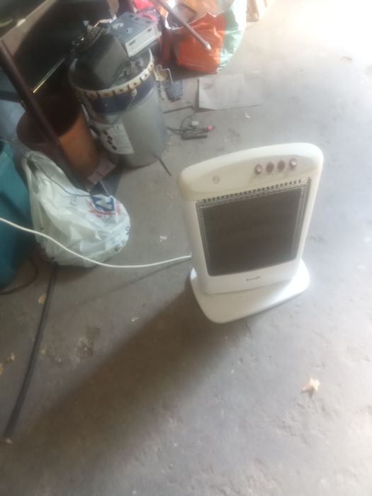 Aquecedor rotativo Kunft robusto.