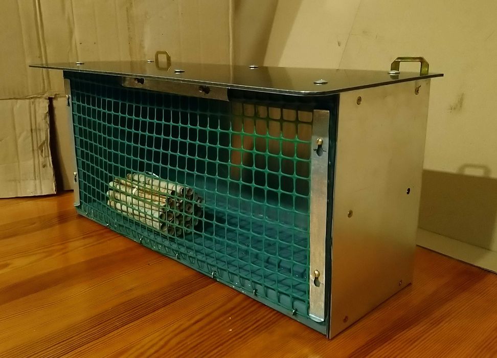 Domek, ul, hotel dla owadów zapylających - pszczół murarek